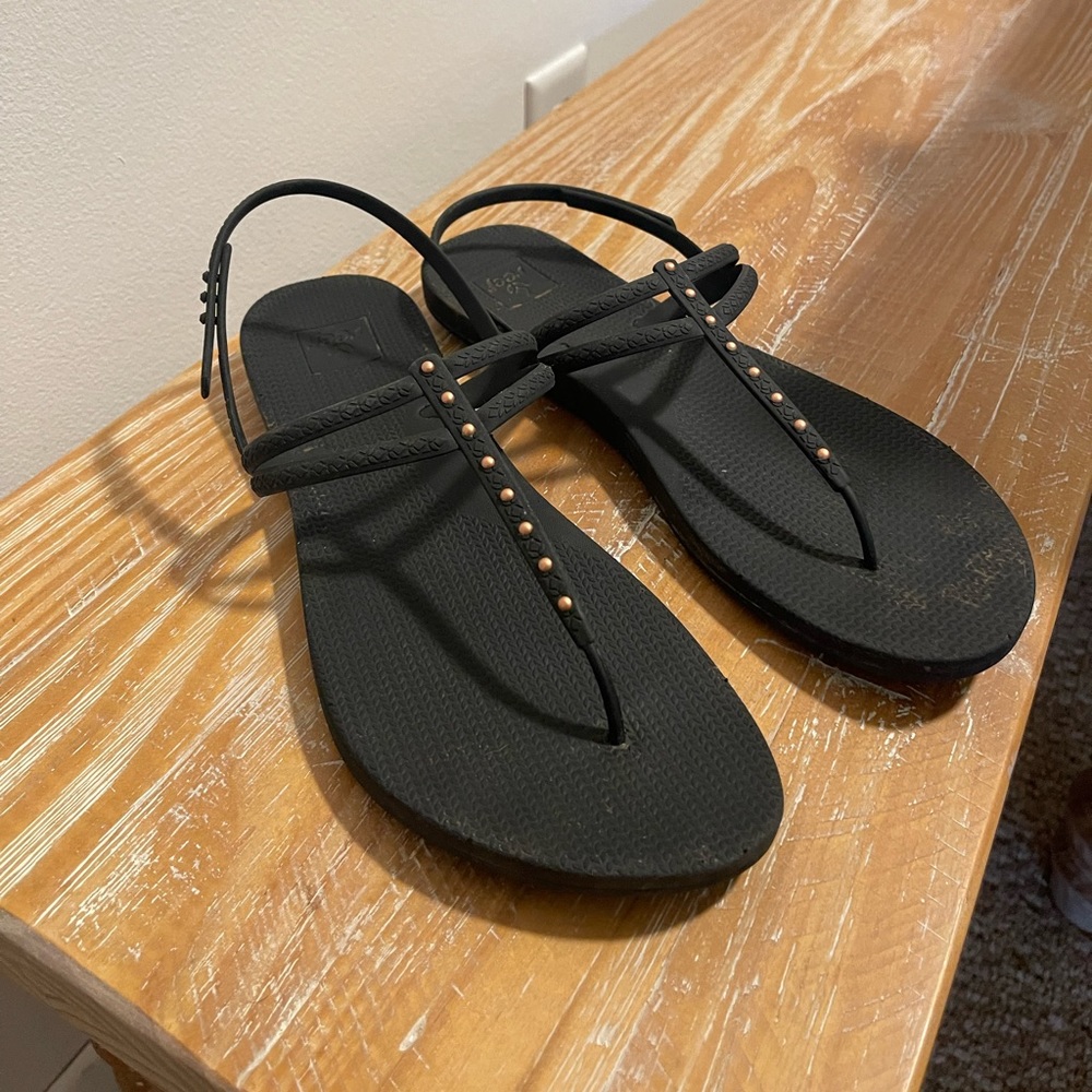 Reef Size 11 Black Rubber Sandals